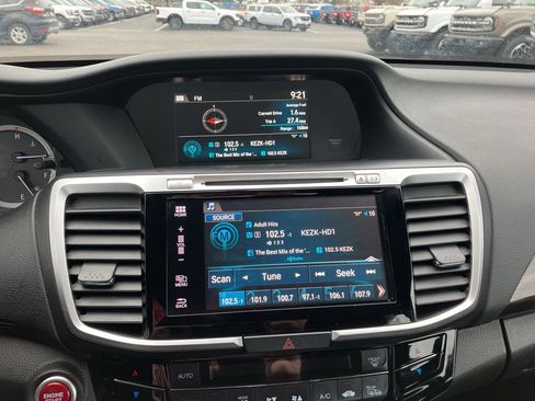 Used 2017 Honda Accord EX-L image 18