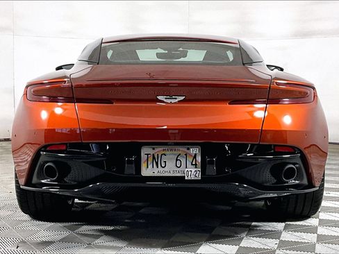 Used 2017 Aston Martin DB11 V12 RWD image 10