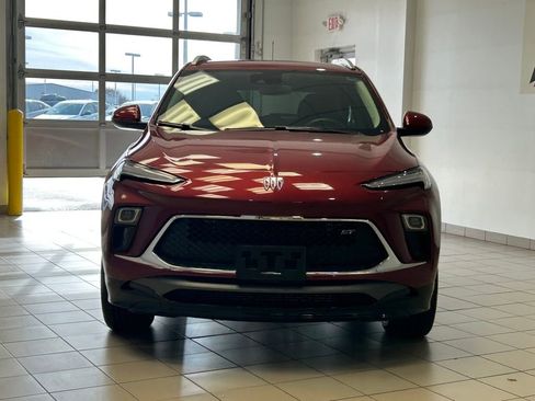 Used 2025 Buick Encore GX Sport Touring image 2