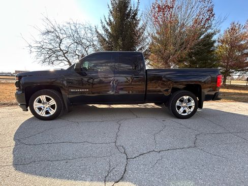 Used 2016 Chevrolet Silverado 1500 Custom w/ Custom Convenience Package image 2