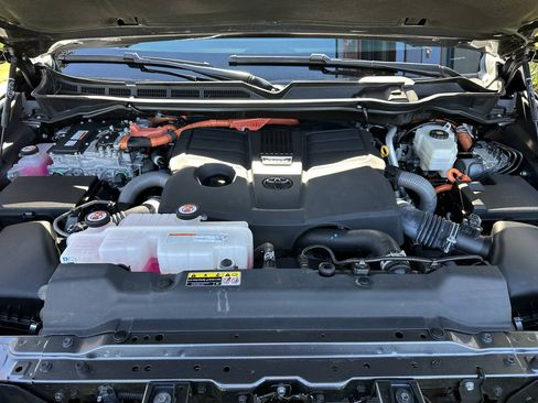 Used 2023 Toyota Sequoia TRD Pro AWD/4WD image 17