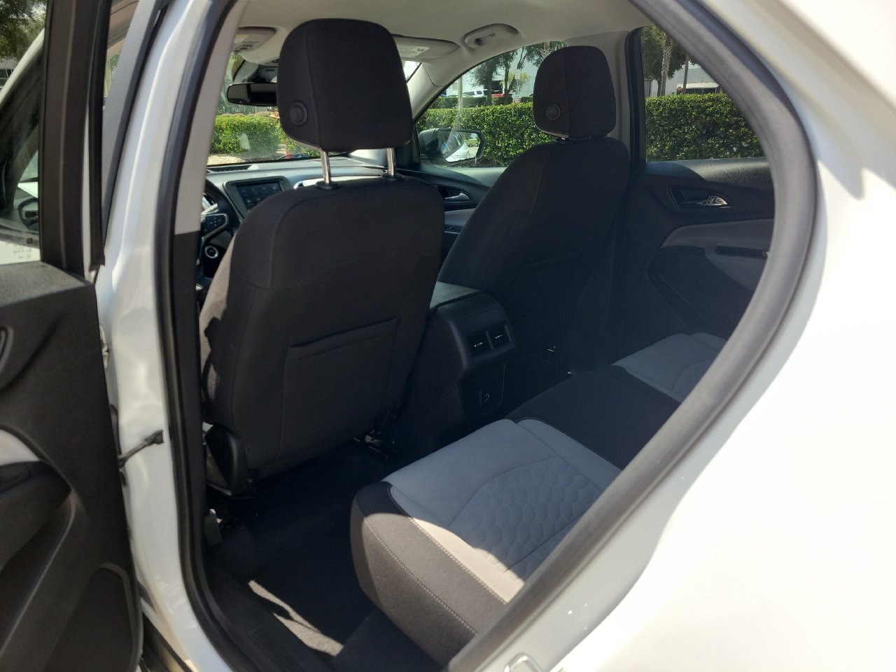 Certified 2021 Chevrolet Equinox LS w/ LS Convenience Package FWD image 8