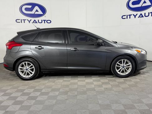 Used 2018 Ford Focus SE image 3