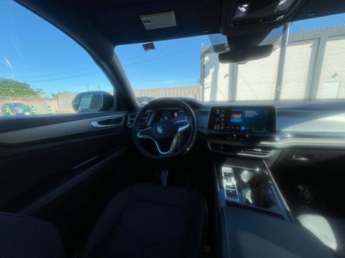 Used 2025 Volkswagen Atlas Cross Sport SE image 34