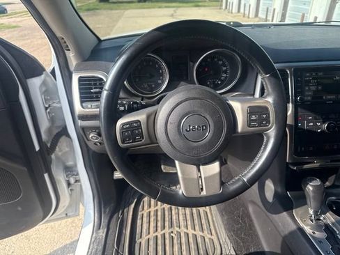Used 2013 Jeep Grand Cherokee Altitude AWD/4WD image 13