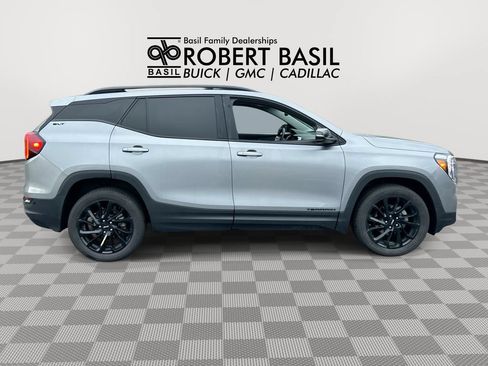 Used 2023 GMC Terrain SLT w/ Elevation Edition AWD/4WD image 9