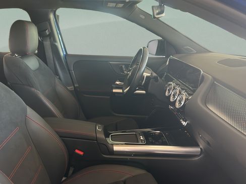 Used 2025 Mercedes-Benz GLA 250 image 44
