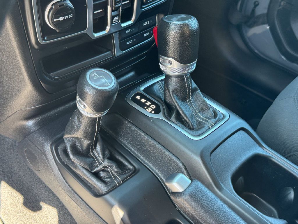 Used 2023 Jeep Wrangler Unlimited Sahara w/ Cold Weather Group AWD/4WD image 10
