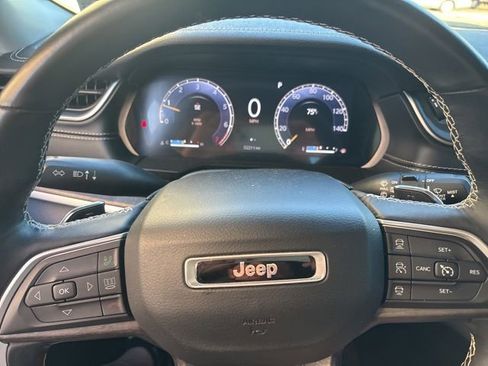 Used 2021 Jeep Grand Cherokee L Limited AWD/4WD image 15