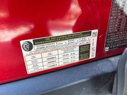 Used 2019 Jaguar F-PACE Premium image 11