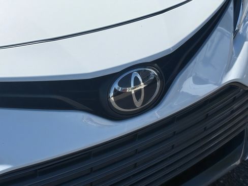 Used 2023 Toyota Camry LE image 32