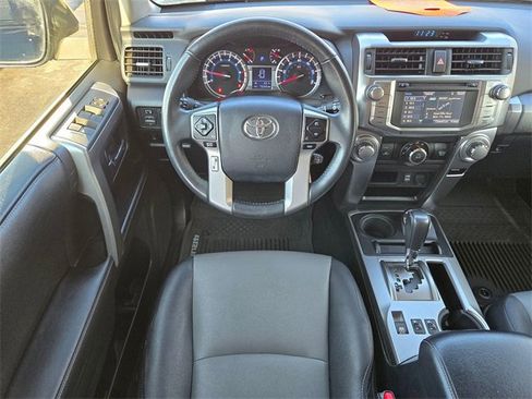 Used 2017 Toyota 4Runner SR5 Premium image 8