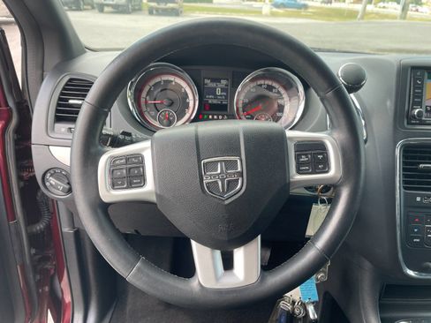 Used 2019 Dodge Grand Caravan GT FWD image 26