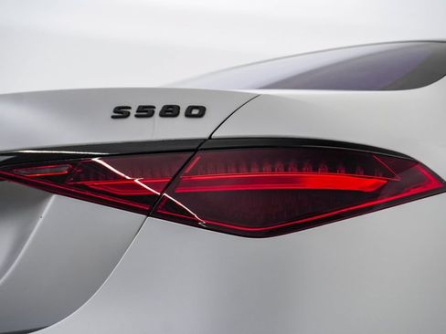 Used 2024 Mercedes-Benz S 580 4MATIC Sedan image 12