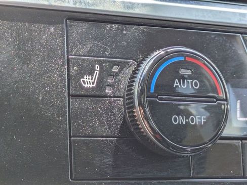 Used 2025 Nissan Pathfinder SV FWD image 27