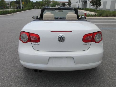 Used 2011 Volkswagen Eos Komfort FWD image 4