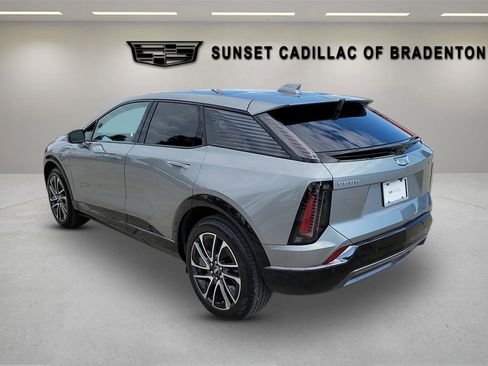 Certified 2025 Cadillac Optiq Sport 2 w/ LPO, Floor Liner Package image 6