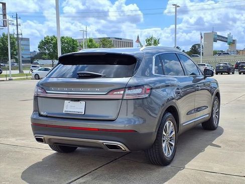 Certified 2022 Lincoln Nautilus FWD w/ Premium Package image 2