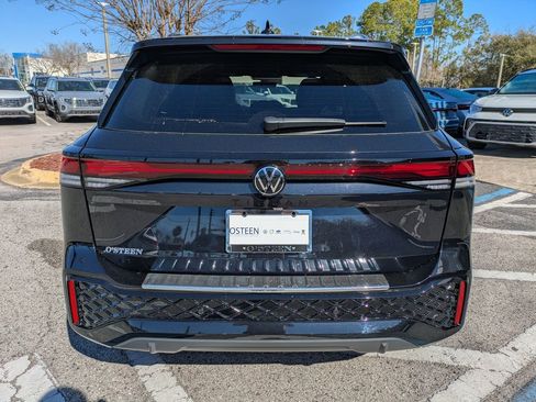 New 2026 Volkswagen Tiguan SE R-Line FWD image 5