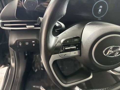 Used 2023 Hyundai Elantra Limited image 12