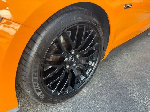 Used 2018 Ford Mustang GT Premium w/ GT Performance Package RWD image 6