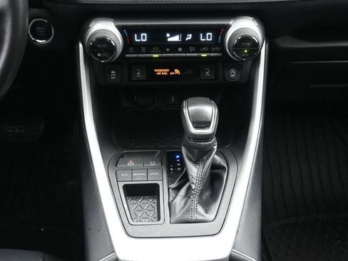 Used 2020 Toyota RAV4 XLE Premium image 23
