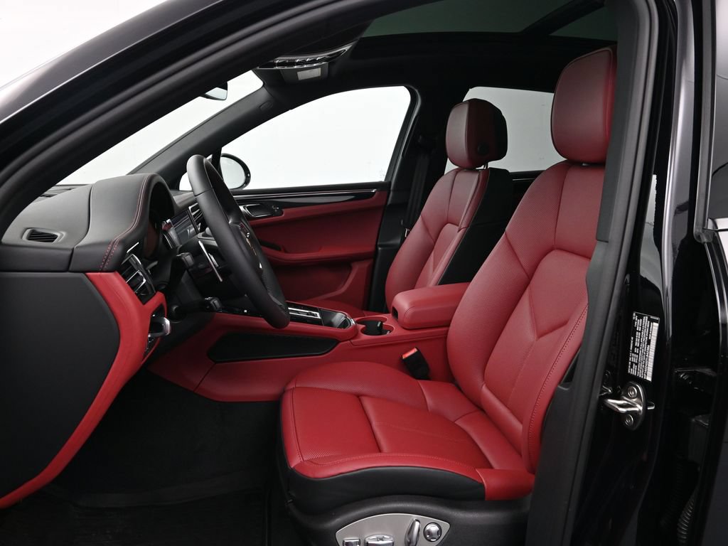 Certified 2026 Porsche Macan S AWD/4WD image 5