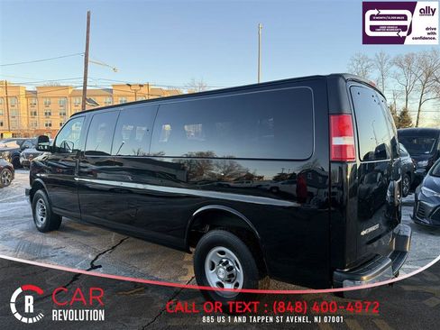 Used 2017 Chevrolet Express 3500 LT w/ LT Preferred Equipment Group image 4