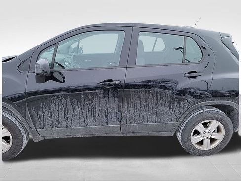 Used 2018 Chevrolet Trax LS w/ LPO, Cargo Package image 6