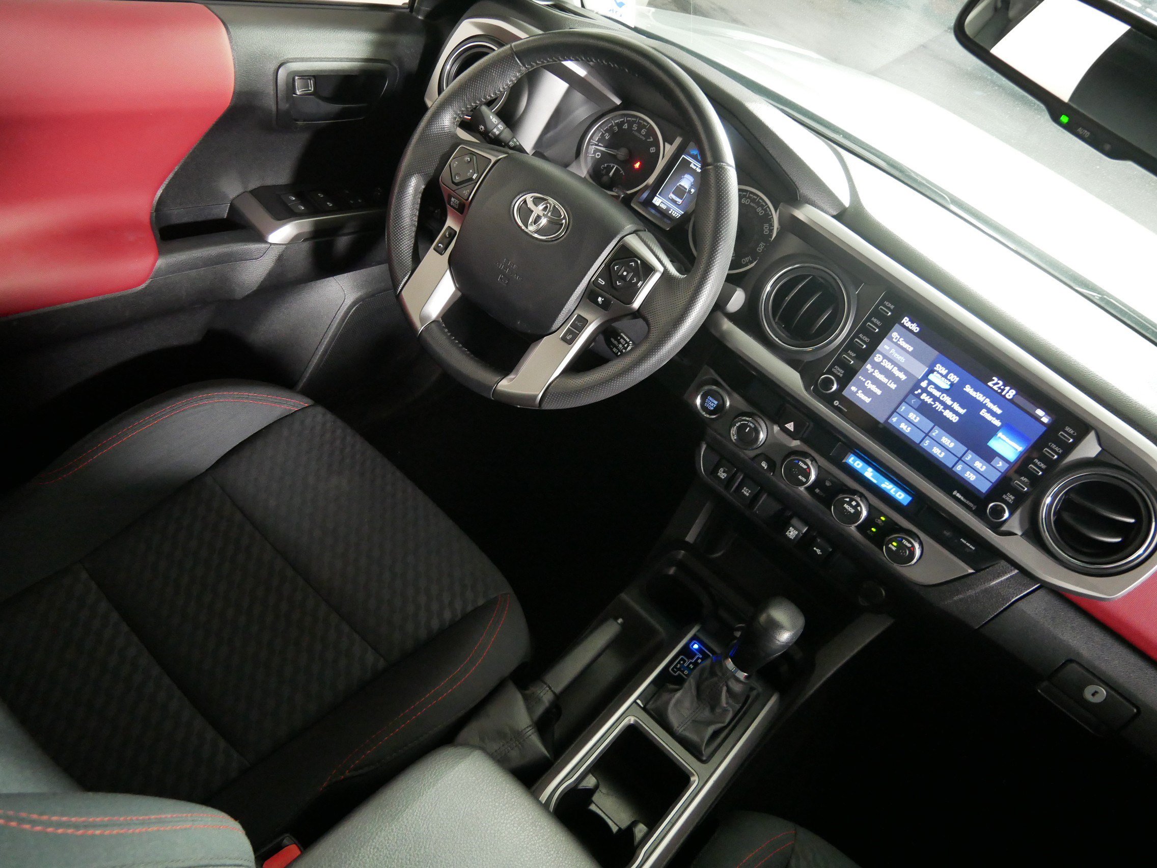 Used 2023 Toyota Tacoma SR5 w/ Technology Package AWD/4WD image 9