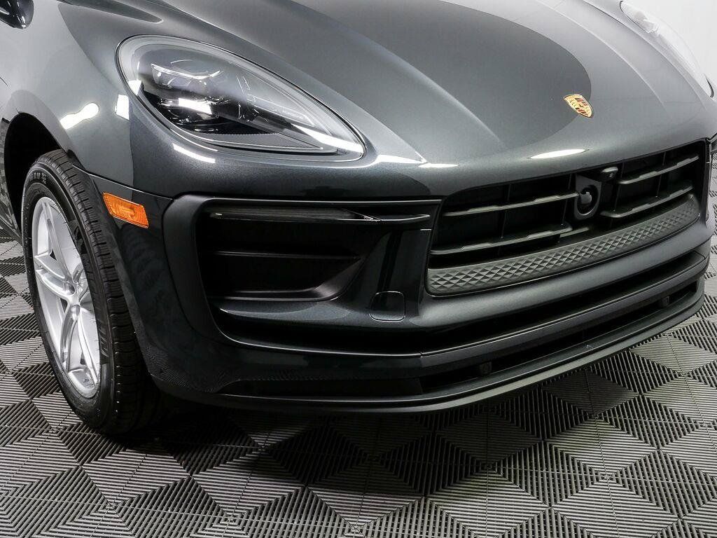 Certified 2026 Porsche Macan AWD/4WD image 37