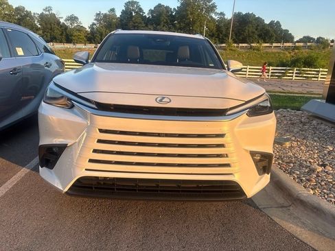 Used 2024 Lexus TX 350 AWD w/ Captains Chair Package image 4