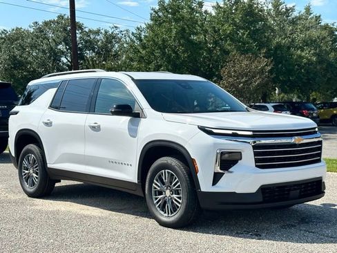 New 2026 Chevrolet Traverse LT w/ LPO, Floor Liner Package image 4