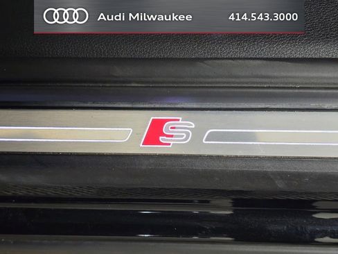 Used 2023 Audi Q3 2.0T Premium w/ Convenience Package AWD/4WD image 17
