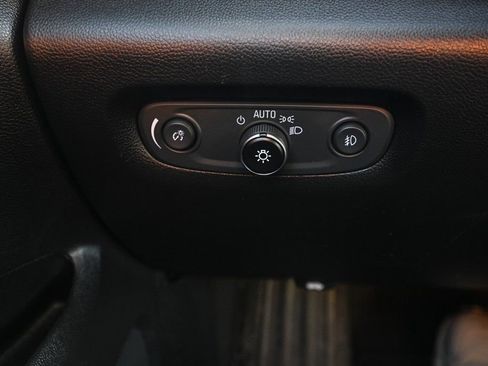 Used 2019 Chevrolet Traverse LT image 41