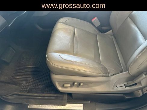 Used 2018 Chevrolet Suburban LT w/ Luxury Package AWD/4WD image 20