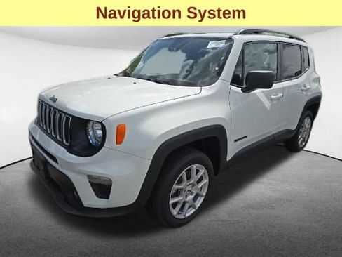 Used 2022 Jeep Renegade Latitude AWD/4WD image 4