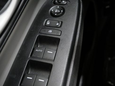 Used 2020 Honda CR-V LX image 13