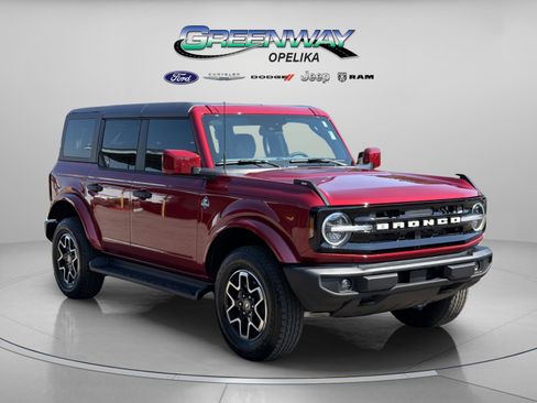 New 2026 Ford Bronco Outer Banks AWD/4WD image 1