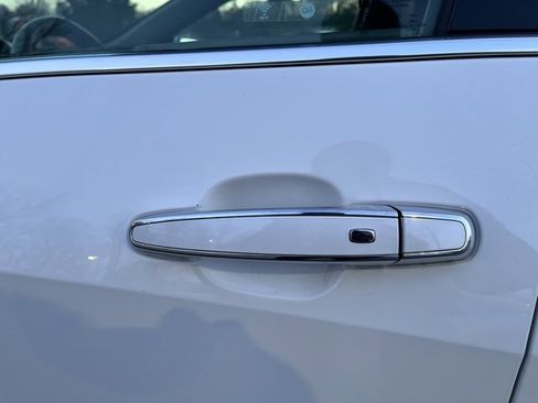 Used 2018 Chevrolet Malibu Premier w/ Driver Confidence Package image 36