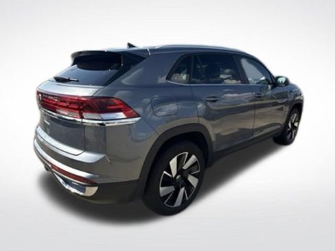 Used 2025 Volkswagen Atlas Cross Sport SE FWD image 8