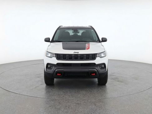 Used 2025 Jeep Compass Trailhawk image 2