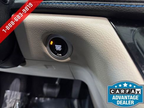Used 2021 Chrysler Pacifica Touring-L w/ Uconnect Theater Family Group FWD image 21