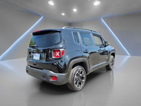 Used 2023 Jeep Renegade Latitude AWD/4WD image 3