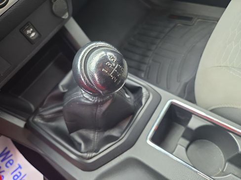 Used 2017 Toyota Tacoma SR image 31