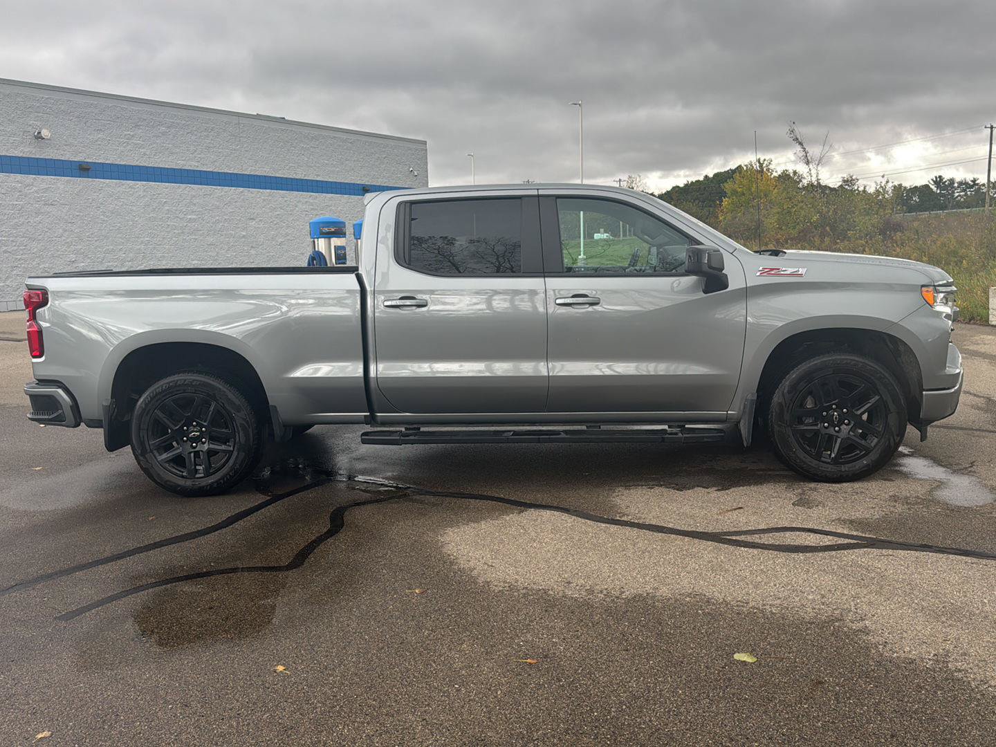 Used 2024 Chevrolet Silverado 1500 RST AWD/4WD image 6