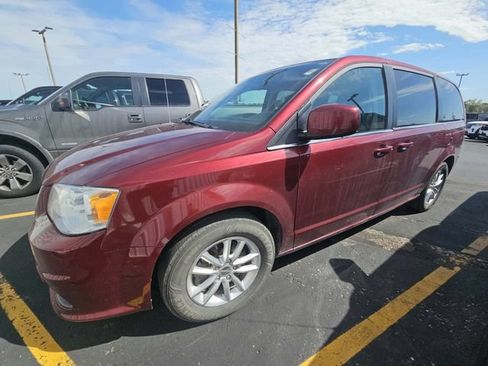 Used 2019 Dodge Grand Caravan SXT FWD image 1