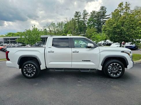 Used 2025 Toyota Tundra Limited AWD/4WD image 9
