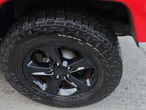 Used 2015 Jeep Wrangler Unlimited Sahara w/ Connectivity Group image 12