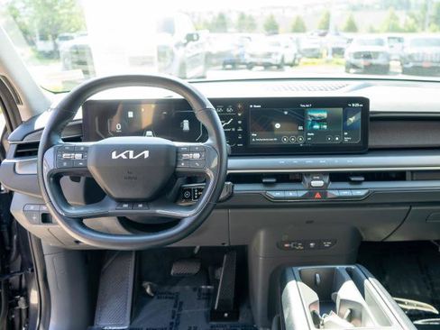 Certified 2024 Kia EV9 Wind AWD/4WD image 16